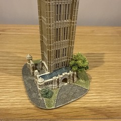 Lilliput Lane – Big Ben – L2211 – Britain’s Heritage Range – Boxed & Deeds