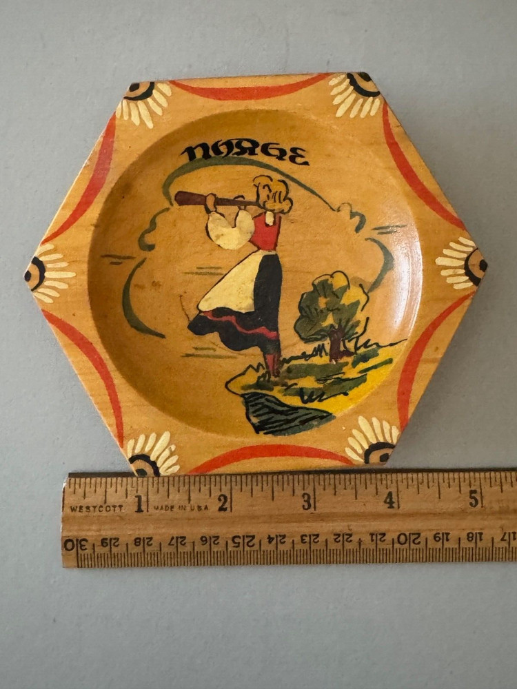 NORWAY NORGE GIRL PLAYING LUR HORN FOLK ART HEXAGON WOOD TRINKET BOWL DISH VTG