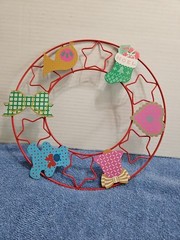 Avon Signs of Christmas Magnetic Wreath in Original Packaging