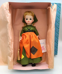 Madame Alexander 14″ Poor Cinderella With Broom #1540 Doll Made In USA W/ Tag