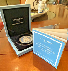2018 Wedgwood Blue Jasperware 5 Pound Coin The Three Graces Ltd Ed 449 COA Box
