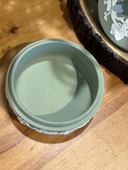 Vintage Wedgwood Sage Green Jasperware 5″ Round Finial Lid Trinket Jewelry Box