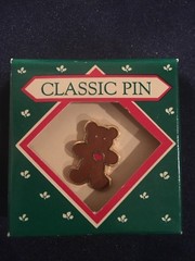 1987 HALLMARK Valentine Pin Bear CLASSIC LAPEL TIE PIN WITH ORIGINAL BOX