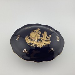 Limoges Castel Oval Trinket box with 22K Gold Design, made in France