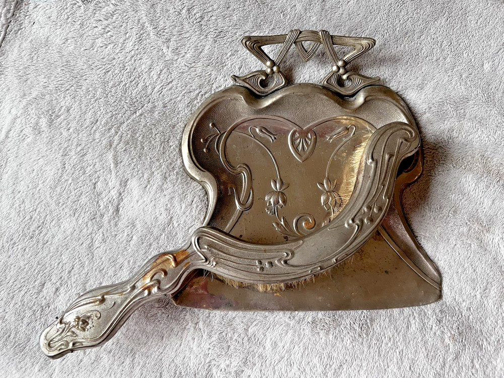 Antique Art Nouveau Brass Crumb Dustpan & Brush Set “Silent Butler” c.1900–1940