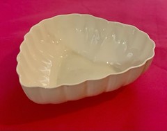 VTG Belleek Porcelain HEART SHAPED TRINKET DISH Scalloped & Ruffled Edge Ireland