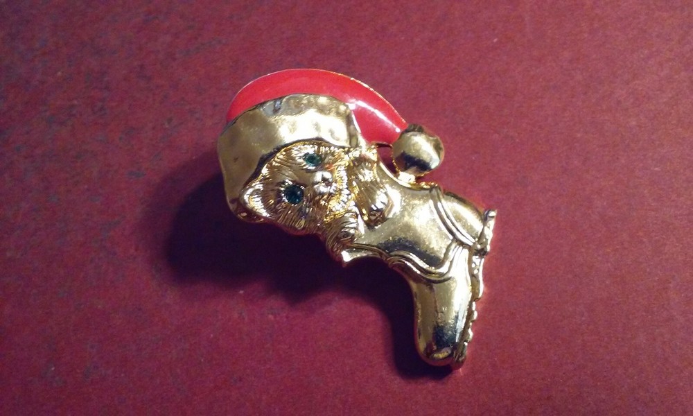 Cute AVON Christmas Lapel Pin Kitten In Boot wearing Santa Hat Gold Tone Metal