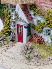 Lilliput Lane “Gardners Cottage”, Collectors Club Special, United Kingdom. 1991.
