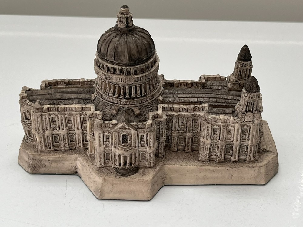SIGNED David Winter DISPLAY COLLECTION: St. Paul’s Cathedral