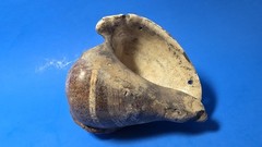 PRE-COLUMBIAN AZTEC FUNERARY OFFERING SNAIL PENDANT WITH SPONDYLUS, BONE INLAY