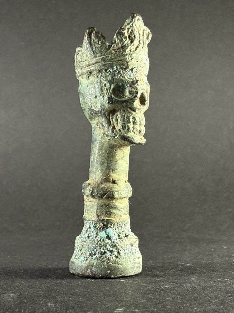 RARE ANCIENT LUR1STAN BRONZE CROWNED SKULL DEVIL GOTHIC STATUE – CIRCA 1000 BCE
