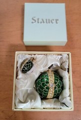 Stauer Green Enamel Rhinestone Egg & Necklace With Stand NEW IN BOX