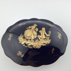 Limoges Castel Oval Trinket box with 22K Gold Design, made in France