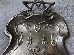 Antique Art Nouveau Brass Crumb Dustpan & Brush Set “Silent Butler” c.1900–1940