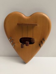 Vintage 1998 Artisan Signed Heart Shaped Wooden Door Harp L@@k!