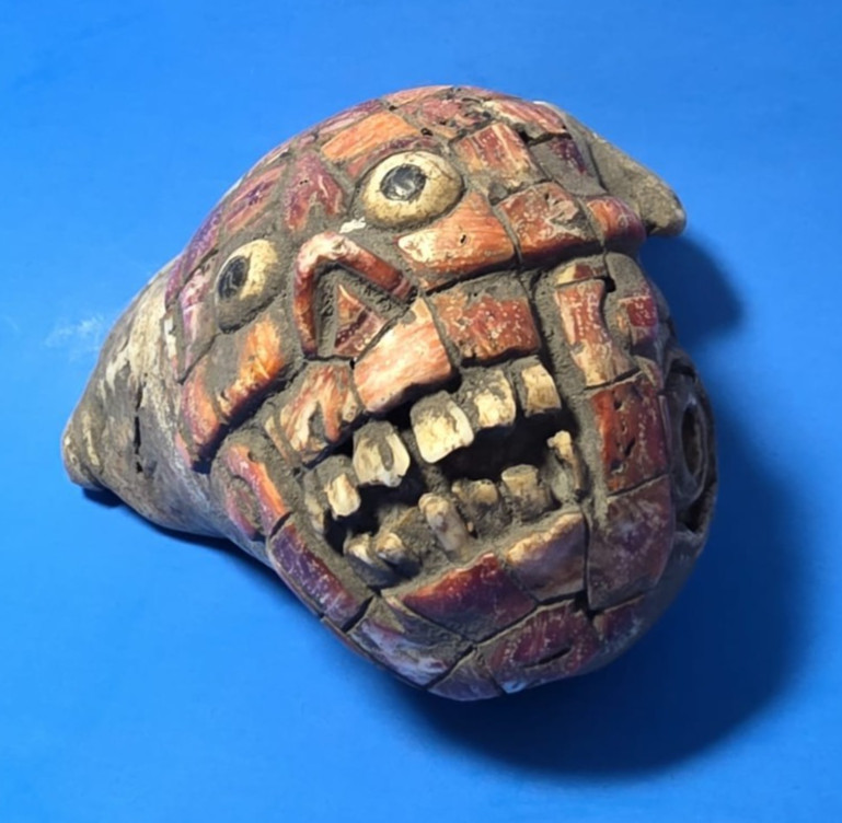 PRE-COLUMBIAN AZTEC FUNERARY OFFERING SNAIL PENDANT WITH SPONDYLUS, BONE INLAY