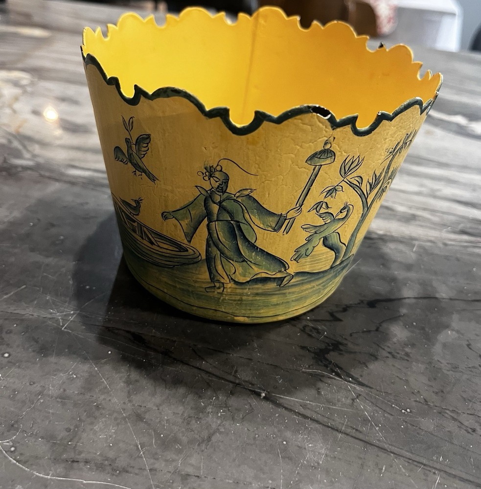 Vintage French Toile Chinoiserie Metal Tole Painted Cache Pot Scalloped Edge 4”
