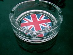 UNITED KINGDOM WITH FLAG DESIGN LOGO CLEAR GLASS ASHTRAY SOUVENIR