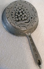 2 Vtg Cast Aluminum Skillets Wall Hangings Fruit Design Rustic French Country