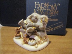 Harmony Kingdom Heavy Petting Elephants in Love VW Blue Box Series UK Made SGN