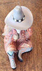 Robert Shields Design Rabbit Trader Resin Figurine 8″ Tall Signed By Artist