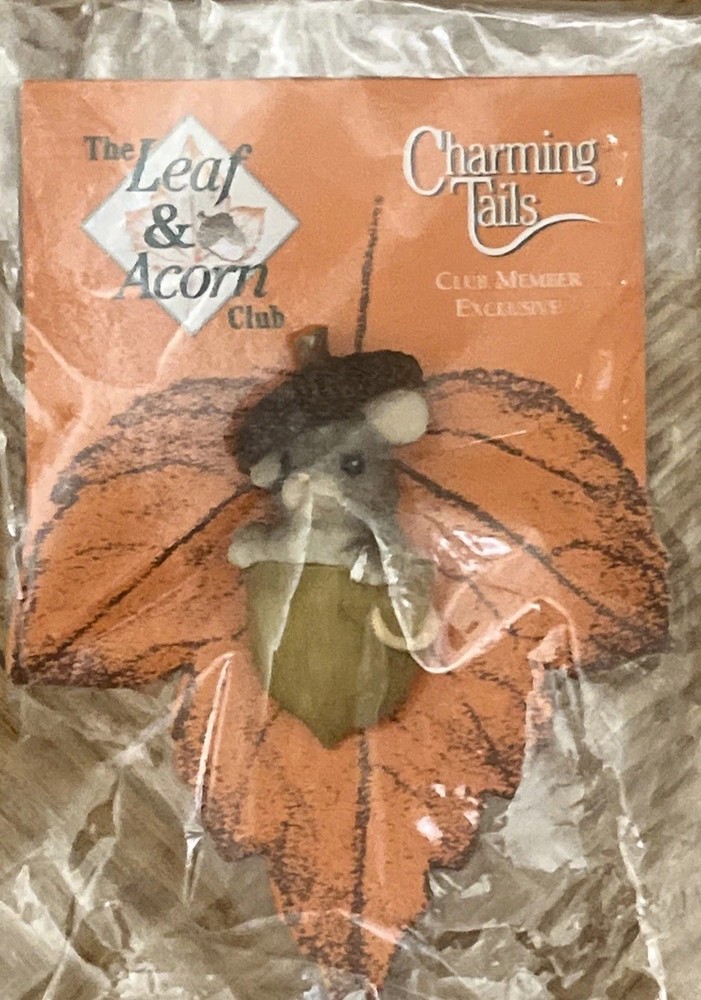 Vintage 1990s Charming Tails Leaf and Acorn Club Exclusive Pin