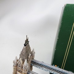 Lilliput Lane Tower Bridge London L2213 Britain’s Heritage Boxed with Deeds