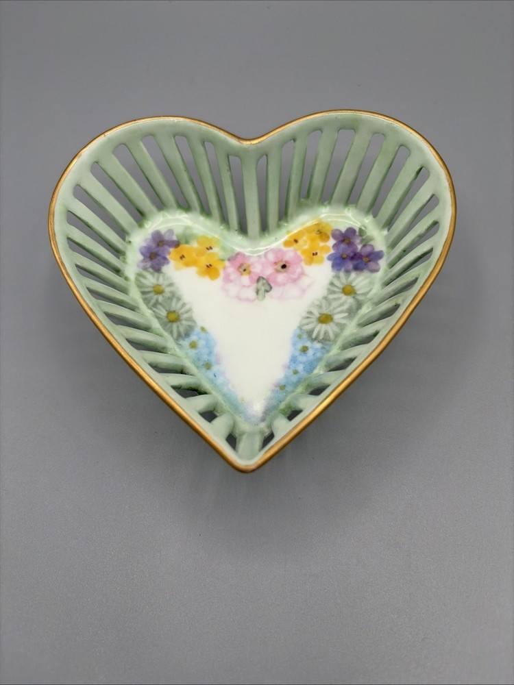 3″ Heart-shaped Trinket Dish – Schwarzenhammer Bavaria Germany – Signed