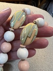 VTG MADE IN JAPAN NECKLACE WHITE PINK PALE GREEN BEADS WITH GOLD TONE ACC. 28”