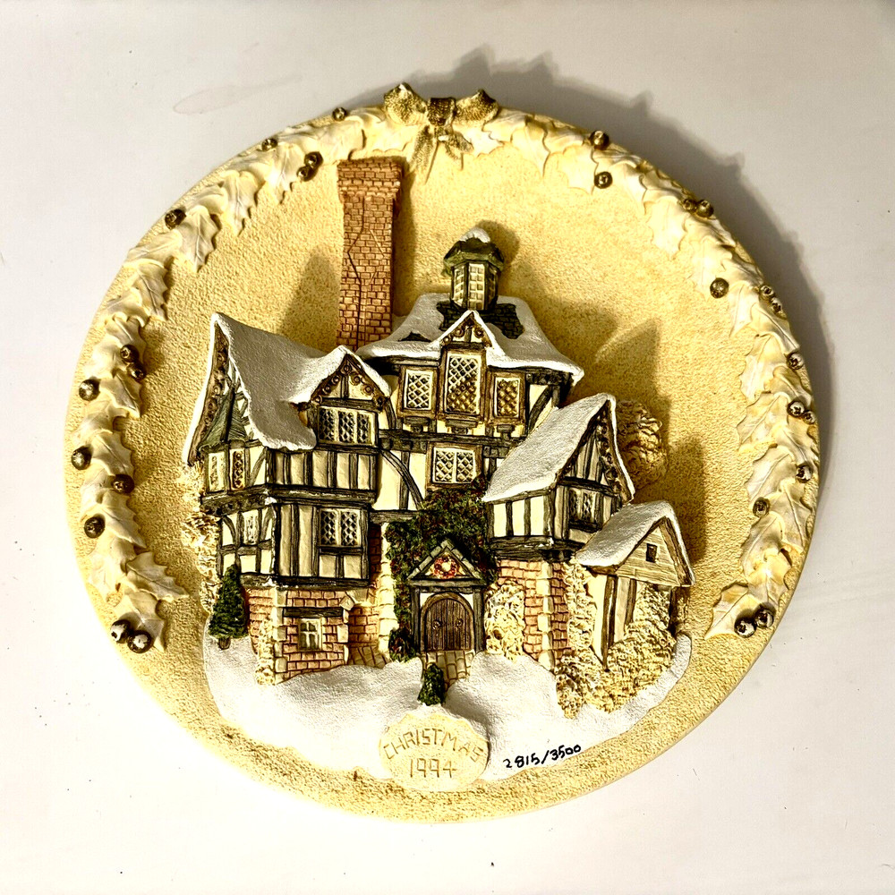 David Winter The Scrooge Family Home Plaque Handmade Great Britain Christmas