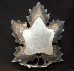 Cast Aluminum 🍇 Grape Leaf 🍇 Serving Tray, Large 12.75″ Beautiful Condition.