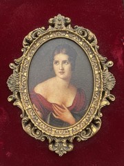 VTG Hollywood Regency Rococo Gold Gilt Ornate Framed Velvet Cameo Lady Wall Art