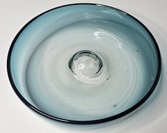 Vintage 1960’s Unbranded Aqua Blue Glass Raised Center Handmade 7.25″ Round Bowl