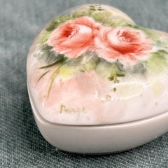 Vintage Porcelain Trinket Box Heart Set Miniatures Ashtrays Hand Painted Signed