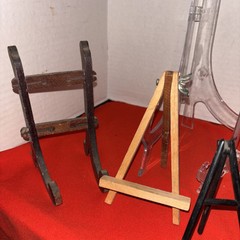 MIXED LOT 10 Vintage . PLATE / PICTURE STANDS EASELS 6 WOOD 4 PLASTIC