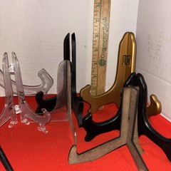 MIXED LOT 10 Vintage . PLATE / PICTURE STANDS EASELS 6 WOOD 4 PLASTIC
