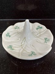 Lovely Belleek Irish Pottery Shamrock Ring Holder Ireland