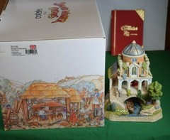 David Winter Island of Devotion. Mint in its original box with a COA .