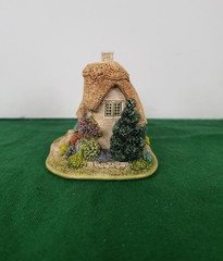 Lilliput Lane Paradise Lost L2612. Mint in its original box with a deed.