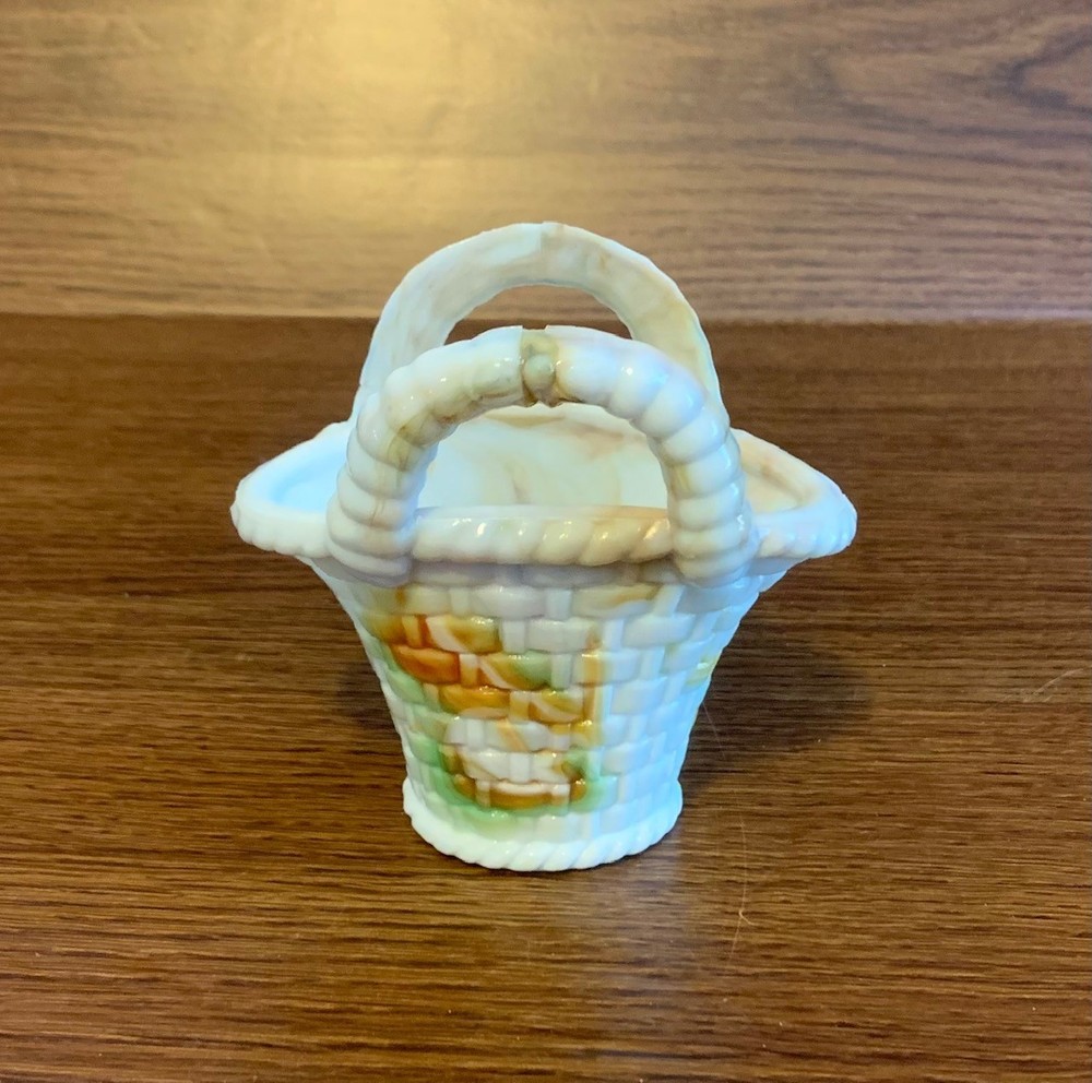 Vintage 1950’s Akro Agate Style Decorative Slag Glass Flower Basket – 4″ x 3.75″