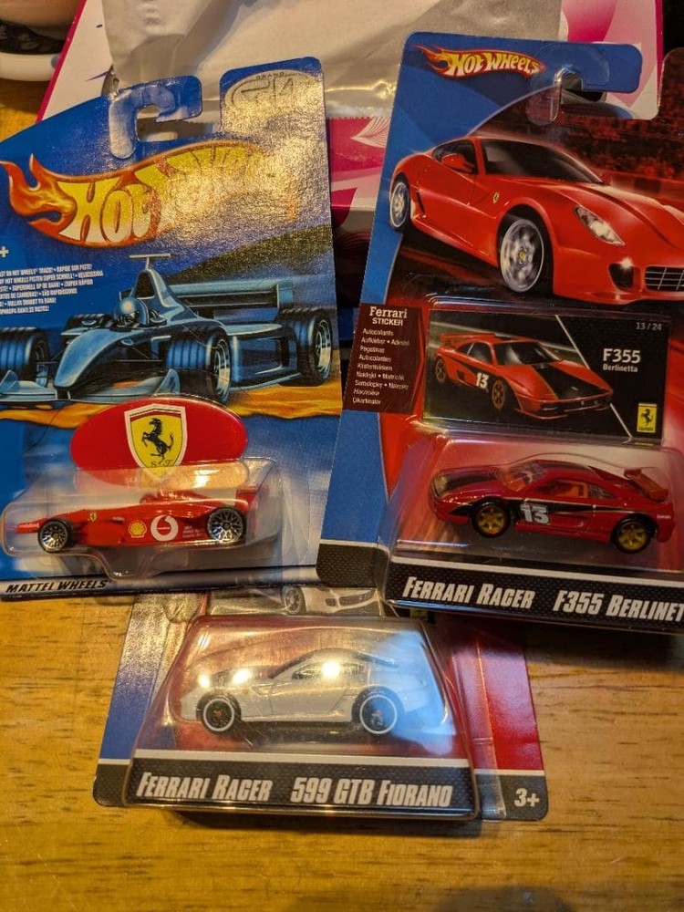 Hot Wheels Ferrari 3-Pack F1 599GTB F355 Berlinetta Unopened Collectible