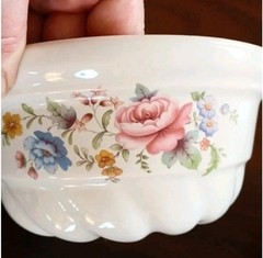 VTG Ceramic Floral Jello Mold Cottagecore English Cottage Wall Hanging Decor