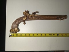 Pair of Vintage Sexton Flintlock Pistols Metal Wall Art Decor