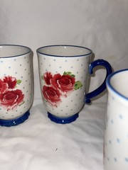 4 Large Pioneer Woman Ceramic Mugs ￼roses Fun