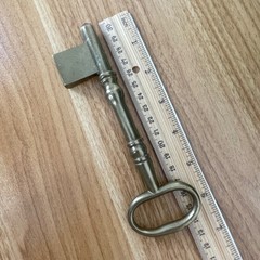 Vintage Large Solid Brass Skeleton Key Decorative Paperweight 6.5″ Gothic Retro