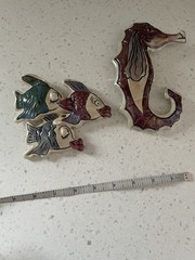 2000 Blue Sky Clay Works SEA HORSE & Fish Kissy Face Wall Art Heather Goldminc