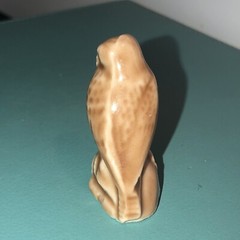 Red Rose Tea WADE Whimsies Porcelain Figurine Brown Hawk Fun