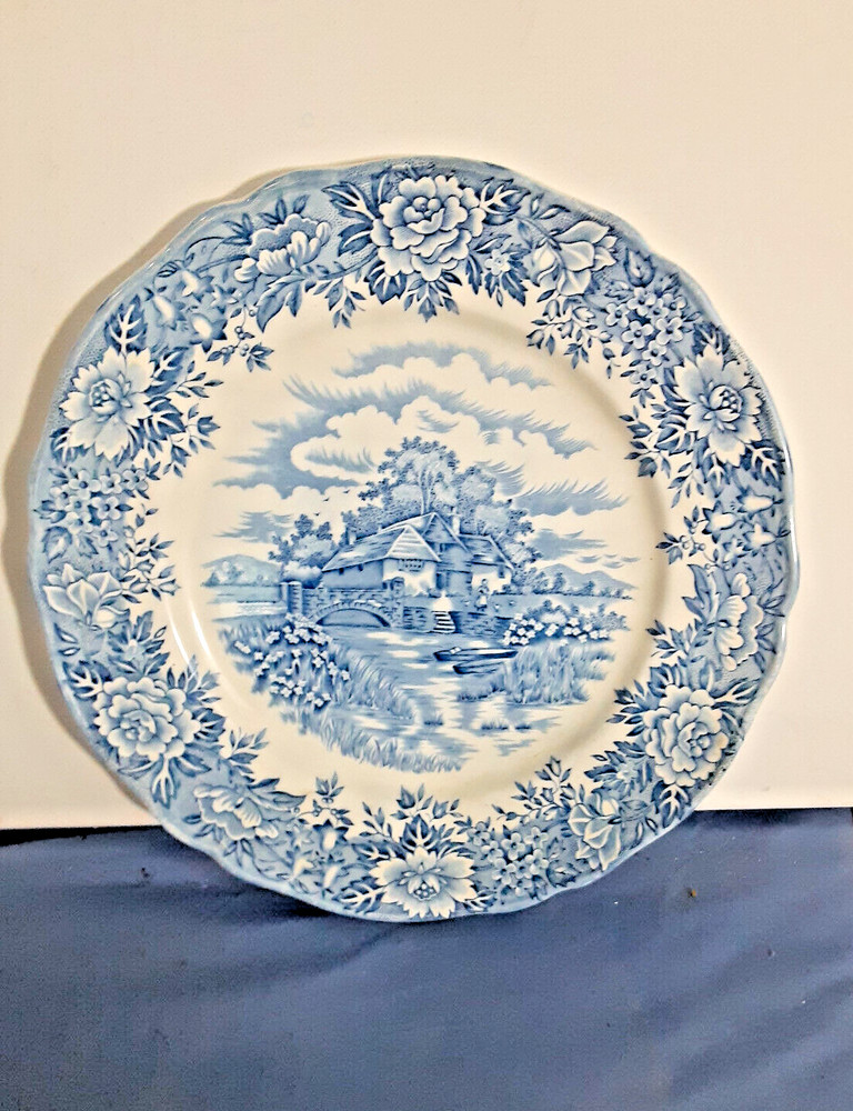 English Village by Salem China Co. Olde Staffordshire/ Excellent cond. 10″