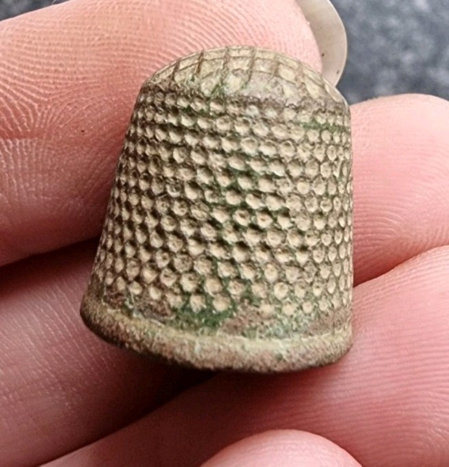 Post Medieval / Georgian Thimble Antique Metal Detecting Find 17x16mm (142)