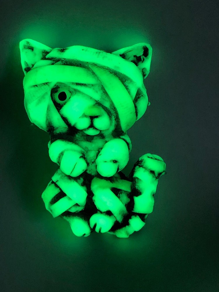 Neil Eyre Designs Halloween Glow in dark kitty cat kitten mummy bandage magnet